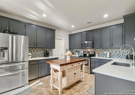 4th image of 216 Spice Oak Ln