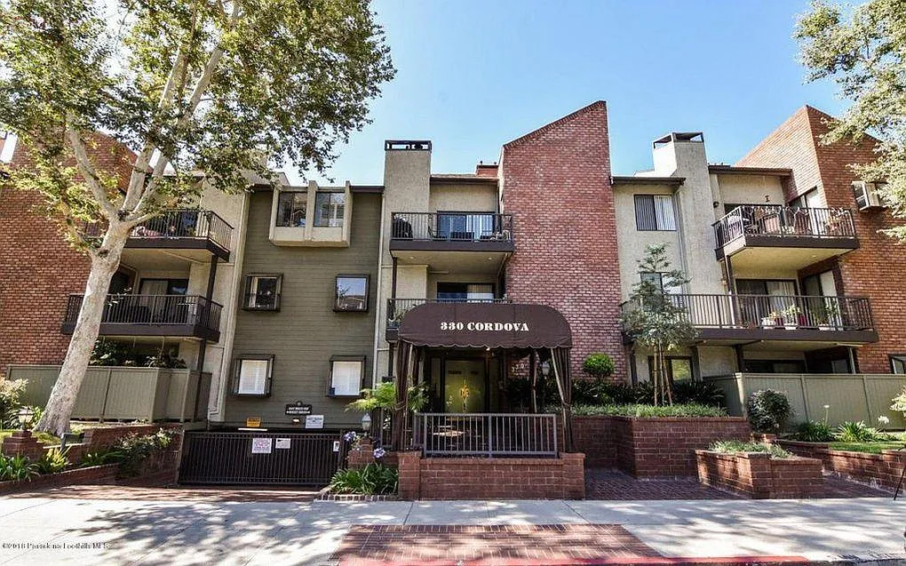 2 bed, 2.5 bath, 1592 sqft, $4,000 — Photo 1