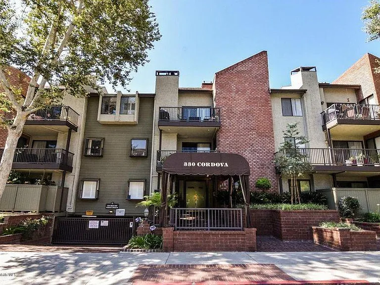 Gated Community in desirable location