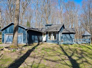 9820 Oakhurst Rd, Holly, MI 48442