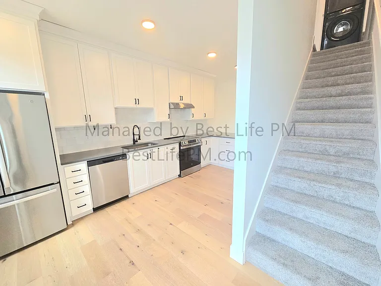 310 NE 58th Ave — Photo 3