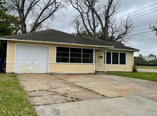 1117 Ridgecrest St, Angleton, TX 77515