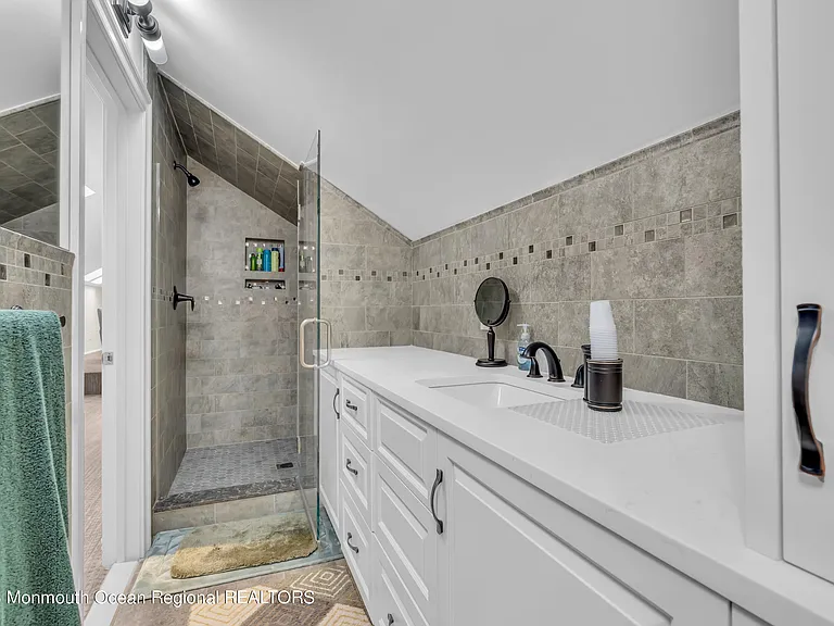 502 Brighton Ave — Photo 45