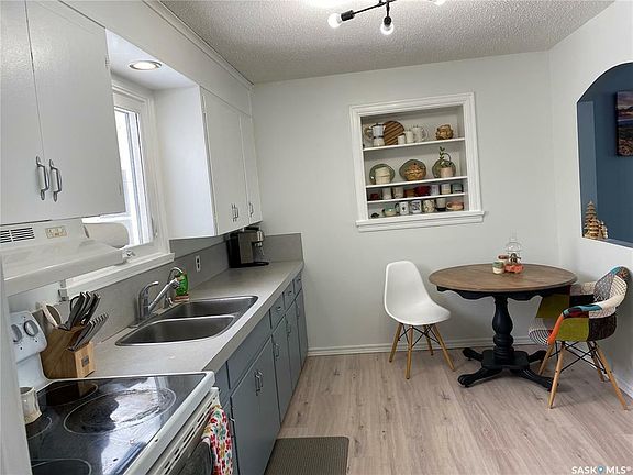 4th image of 13 Logan Cres E