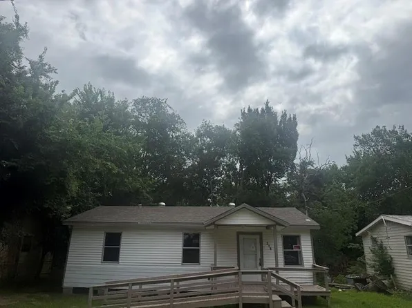 215 Blackshear St, Tomball, TX 77375