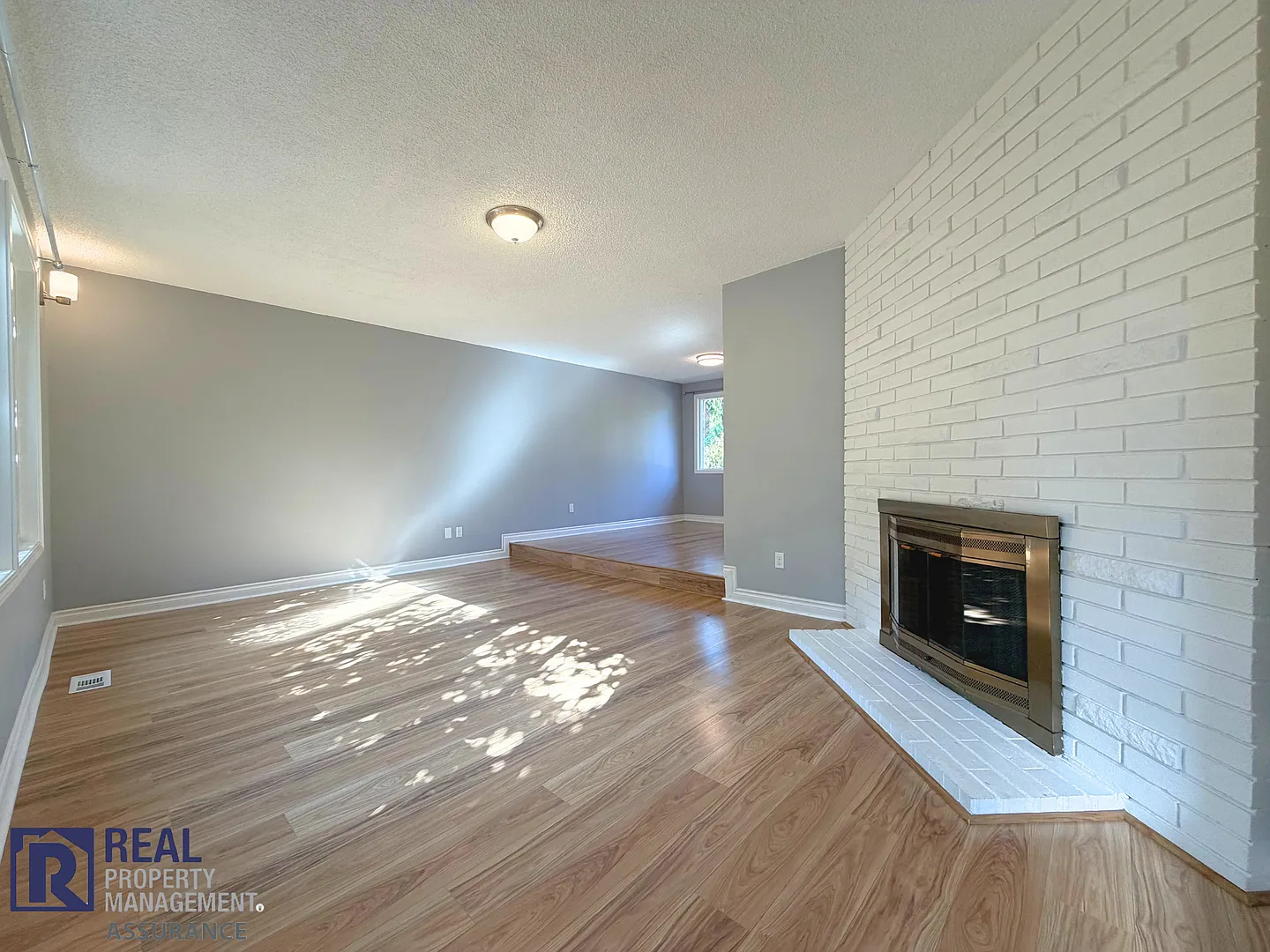 Bright 3BR Beaverton Home with AC, 2-Car Garage & Fenced Yard — Photo 3