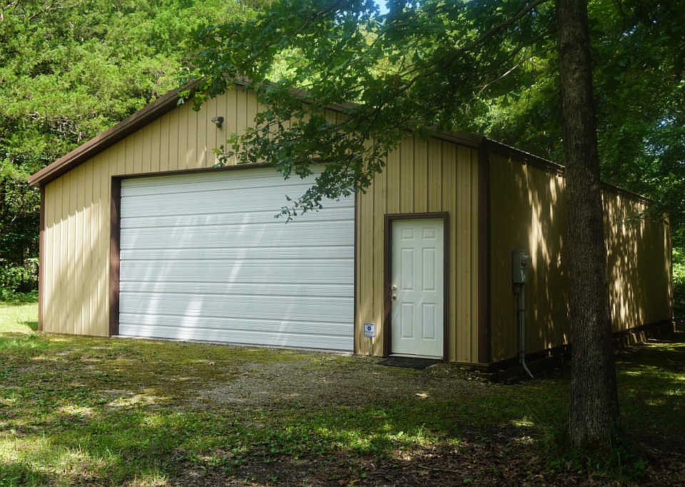 1st image of 284 Woodbury Dr
