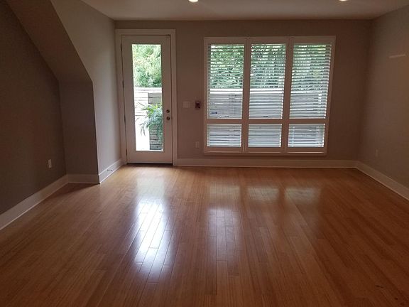 4th image of 1217 Mount Vernon St APT 1