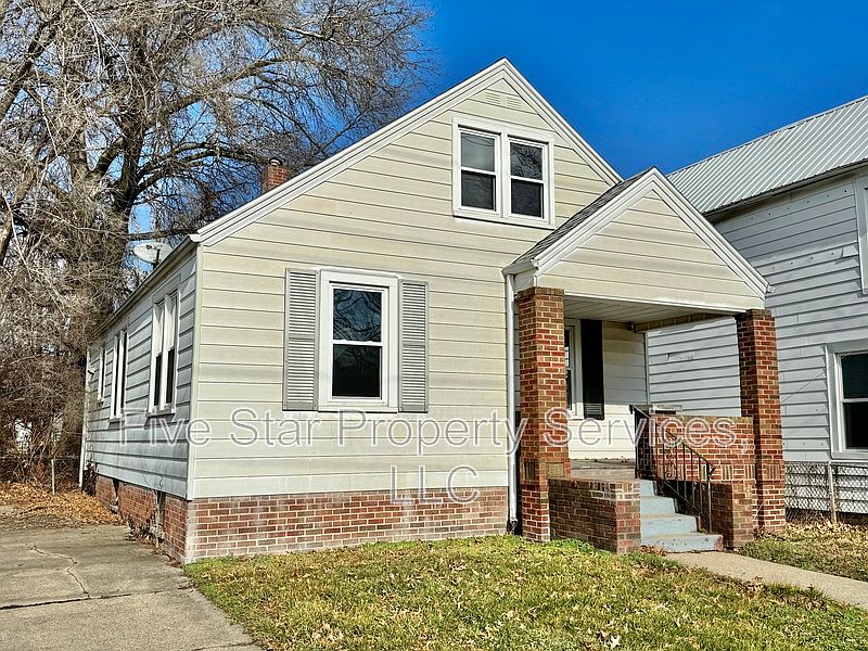 1st image of 1503 E Carpenter St