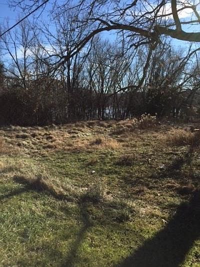2nd image of 106 Ashley Ct