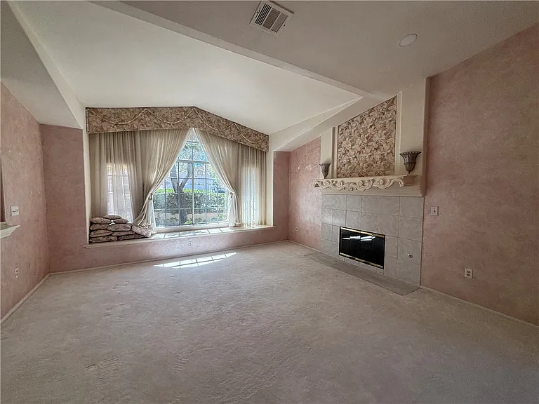 2424 Ocean Front Dr — Photo 3