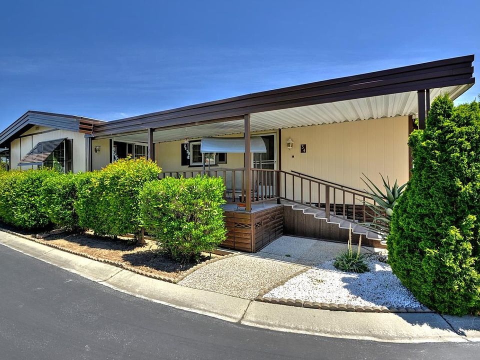 1st image of 34 Quail Hollow Dr