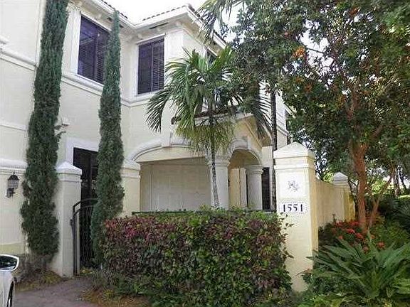 2nd image of 1551 Passion Vine Cir