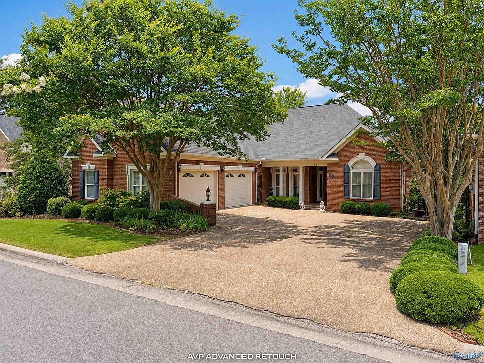 1st image of 810 Village Ct SW