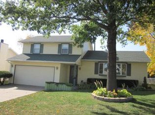 3604 N Birchwood Ave, Davenport, IA 52806