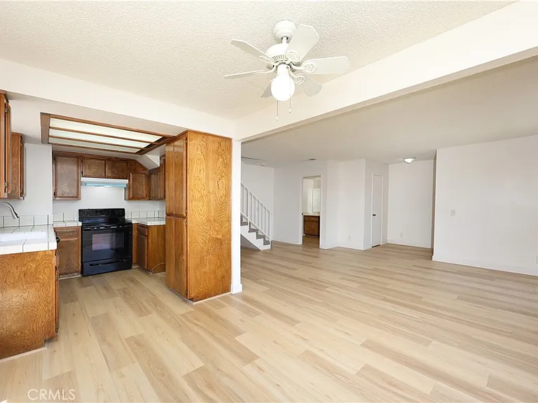 10355 La Reina Ave #A — Photo 6