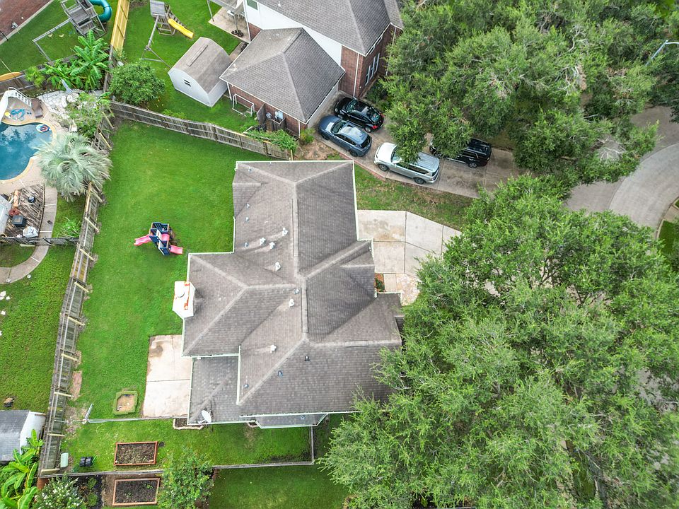 1st image of 1908 Oak Hollow Dr W