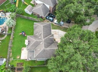 1908 Oak Hollow Dr W, Pearland, TX 77581