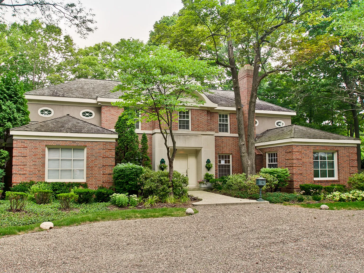 4 bed, 4.5 bath, 3566 sqft, $9,000 — Photo 2
