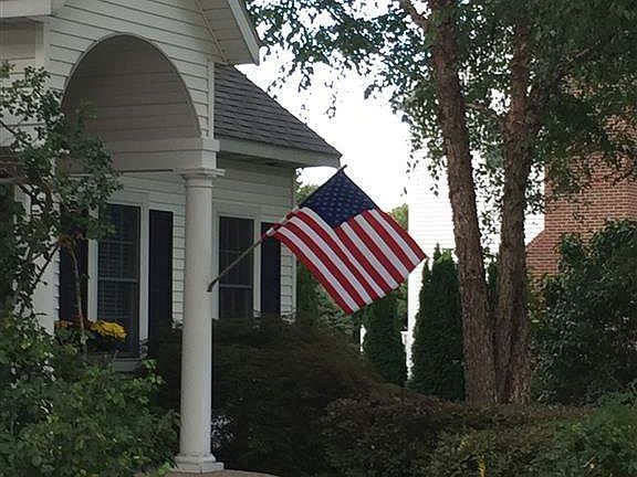 3rd image of 415 Chelsea Ct