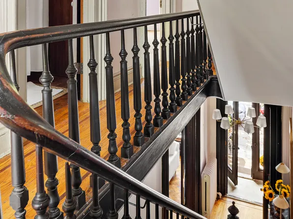 309 Vanderbilt Avenue image 18 of 27