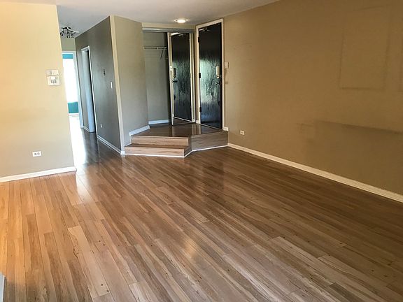 4th image of 1224 Knottingham Ct #2AL
