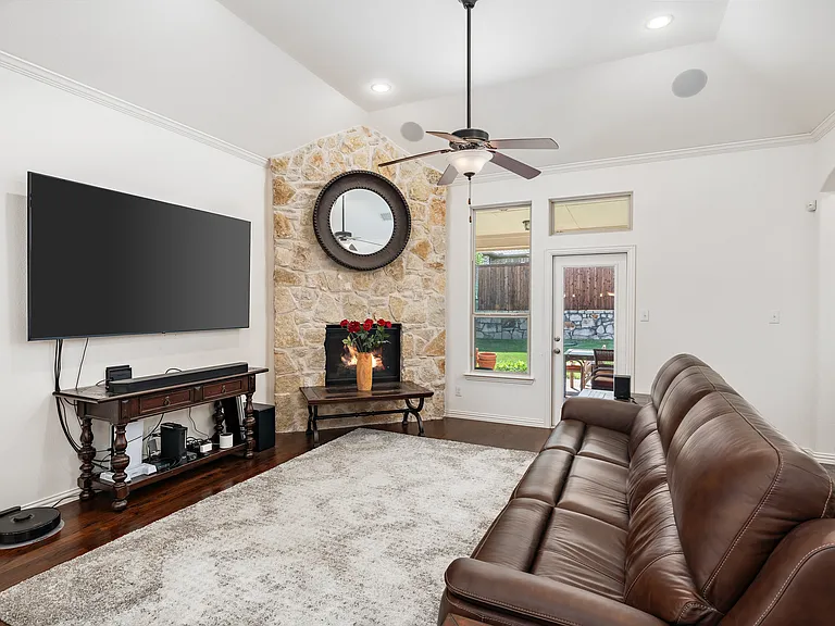 4612 Seabiscuit St — Photo 3