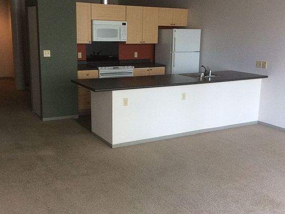 3rd image of 2701 Western Ave Unit 4004