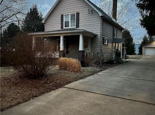 320 Greenbrier Rd, Weirton, WV 26062