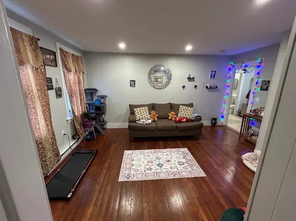 17R Laurel St #4, Leominster, MA 01453