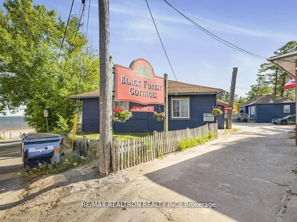 11 12th St N, Wasaga Beach, ON L9Z 2J9