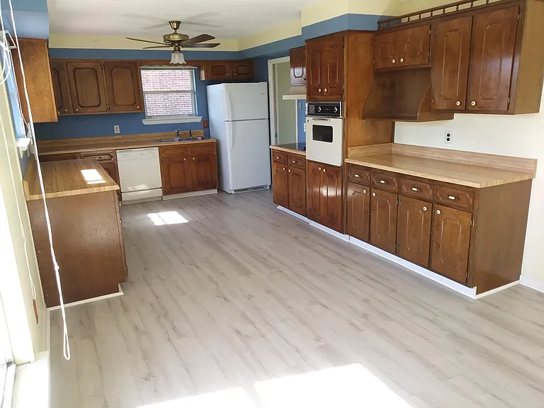 2512 Sharron Dr — Photo 9