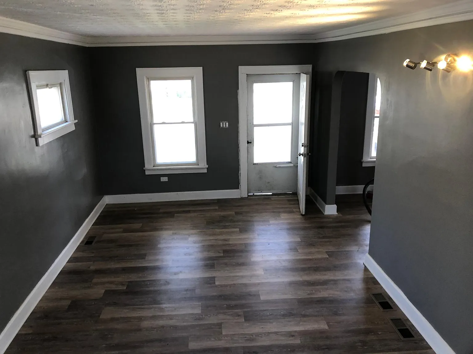4116 W 48th St — Photo 3