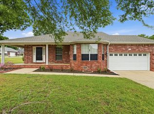 1 Zircon Dr, Maumelle, AR 72113