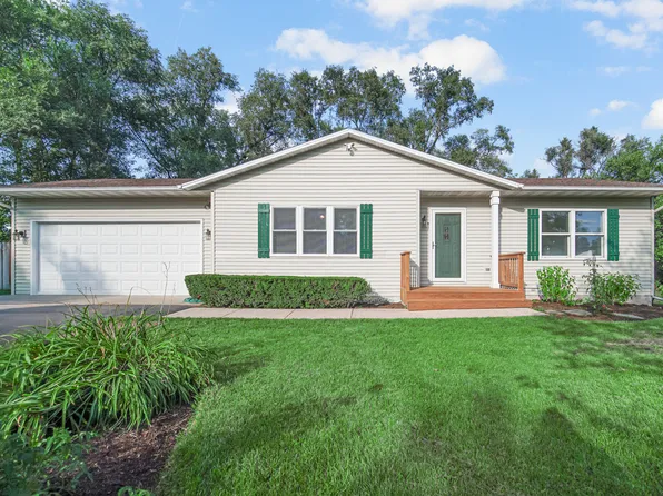 112 Cass St, Spring Grove, IL 60081