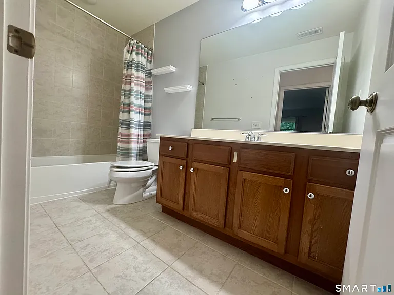 50 Lawrence Ave #50 — Photo 13