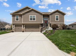 818 W Rader St, Lone Jack, MO 64086