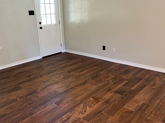 4th image of 1307 America Dr