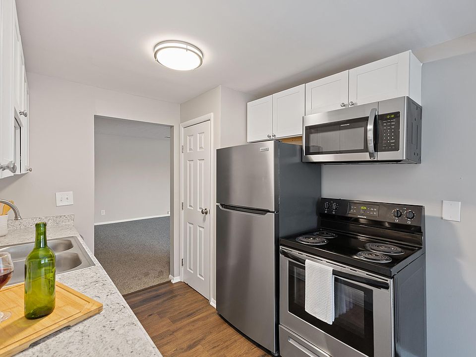 1st image of 12000 Lawnview Ave #4