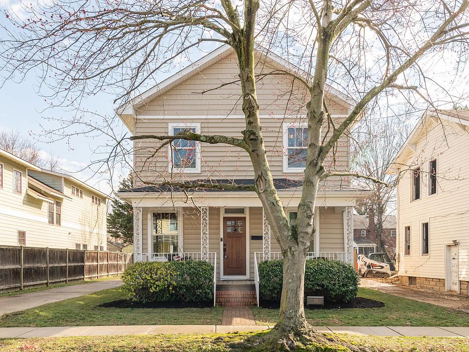 1st image of 215 E Del Ray Ave