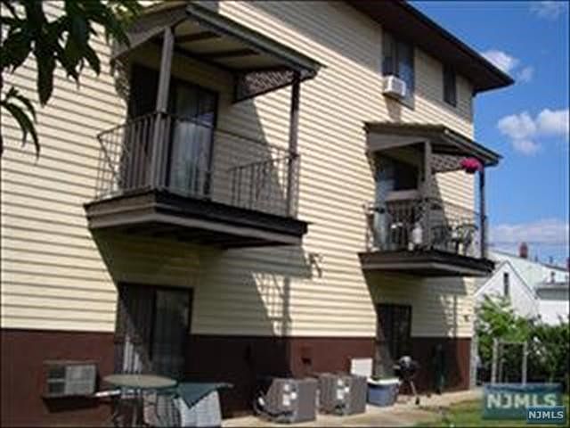 2nd image of 484 Westview Pl #A
