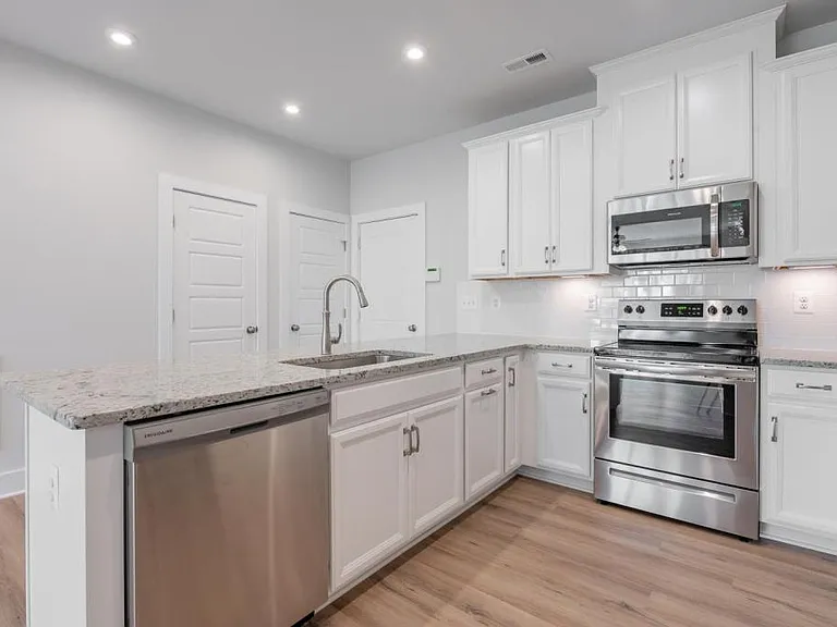 2620 Lassen Walk #A — Photo 12