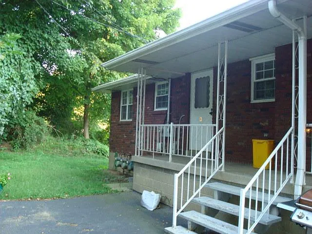 1 bed, 1000 sqft, $925 — Photo 2