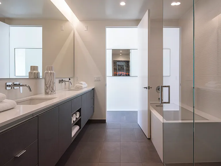 935 N San Vicente Blvd #7 — Photo 8