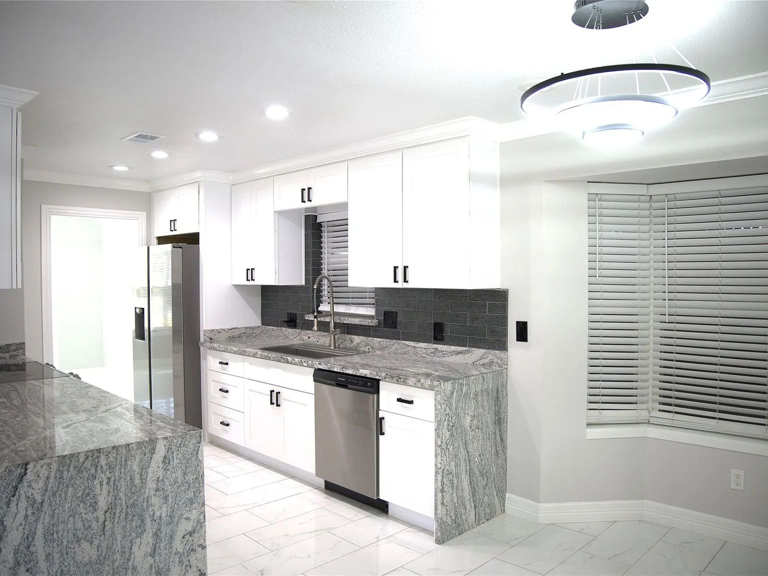 3 bed, 1815 sqft, $2,900 — Photo 4