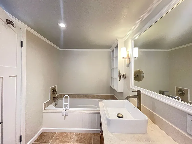 401 E California Blvd #210 — Photo 16