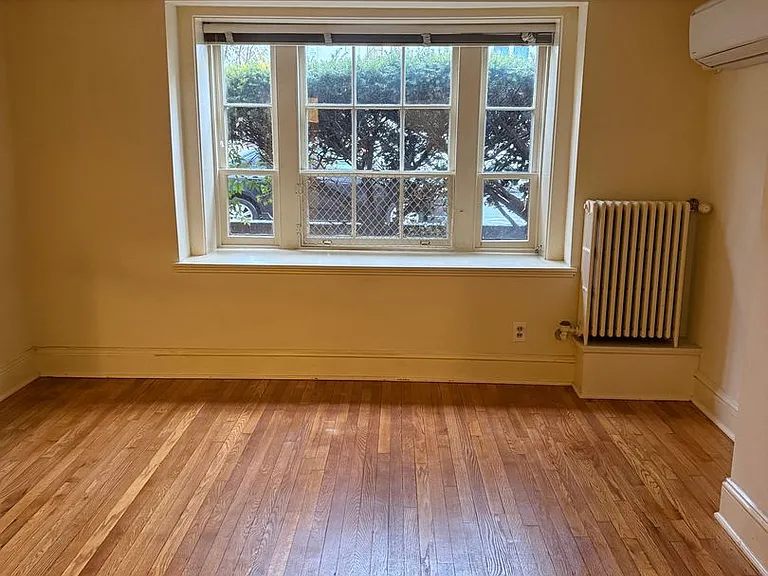 100 E Church St #7 — Photo 10