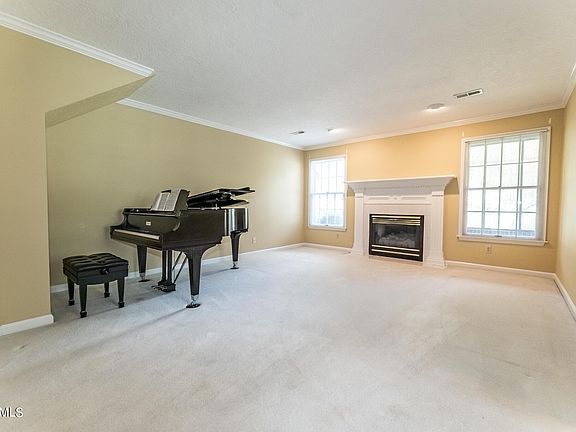 5th image of 5001 Forrelle Way