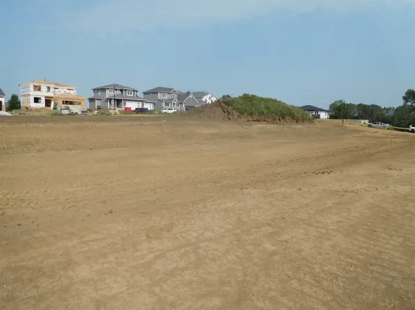 3805 N Birchwood Ave, Davenport, IA 52806