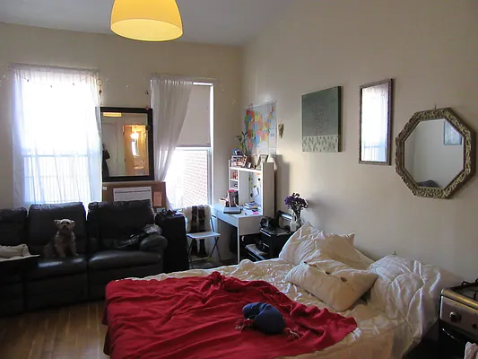 Rented by GFI Realty Services LLC | media 27
